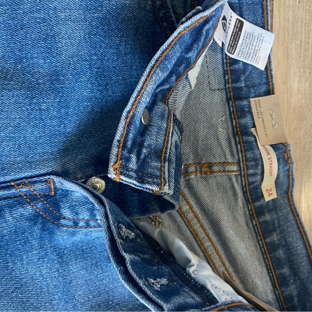 Levi's Blue Straight Leg wedgie Jeans NWT - Picture 4 of 7